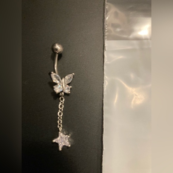 Belly button ring with butterfly design. Dangle style. New in bag. Super cute 🥰 - Picture 1 of 3